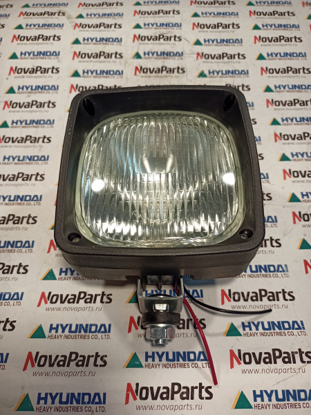 21N6-20211C  21N6-20210C  21N6-20240C  21N6-20250C Фара рабочего оборудования(2)