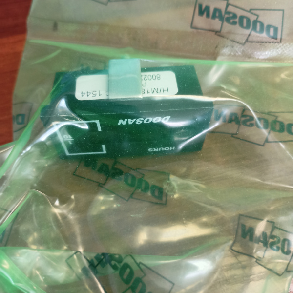 2528-9040  300635-00009  800224-00011 Счетчик моточасов2